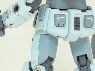 G3ガンダムの腰・脚（白とグレーのコントラスト例）