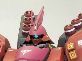 サザビー頭部モノアイ正面