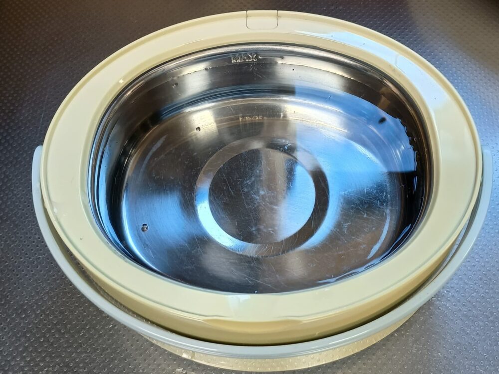 超音波洗浄器の水入れたて